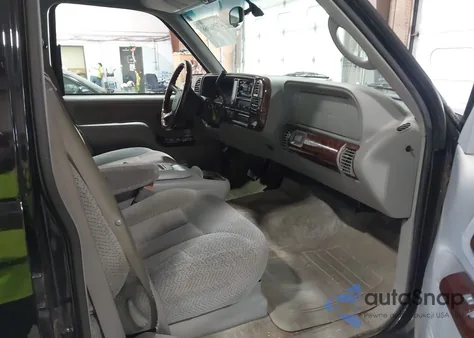 1999 Chevrolet Suburban 1500 Lt z USA, uszkodzony, nr VIN 3GNFK16R6XG170702